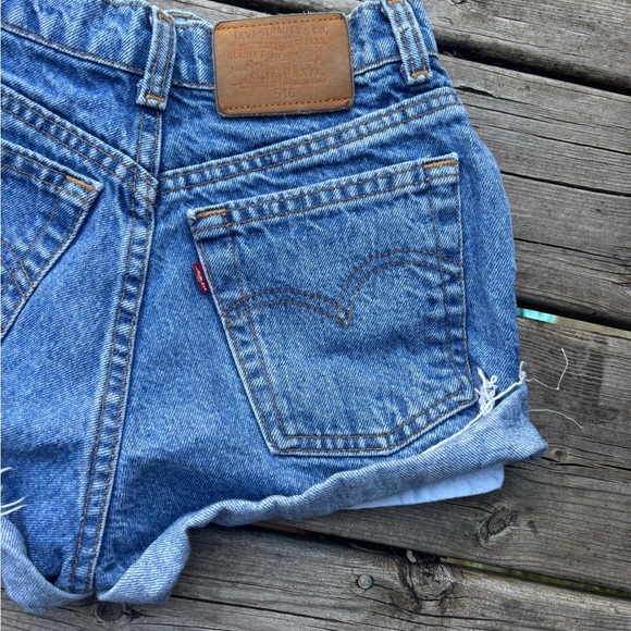 Vintage 90’s Levi’s 516 Denim Cut Off Jean Shorts Size 25 Waist - Picture 8 of 8